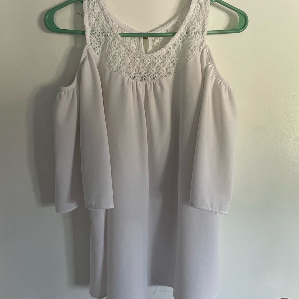 Avon Signature Collection White Lace Cold Shoulder Top / blouse in small petite